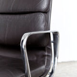 Charles & Ray Eames Soft Pad Chair EA 207 for Herman Miller