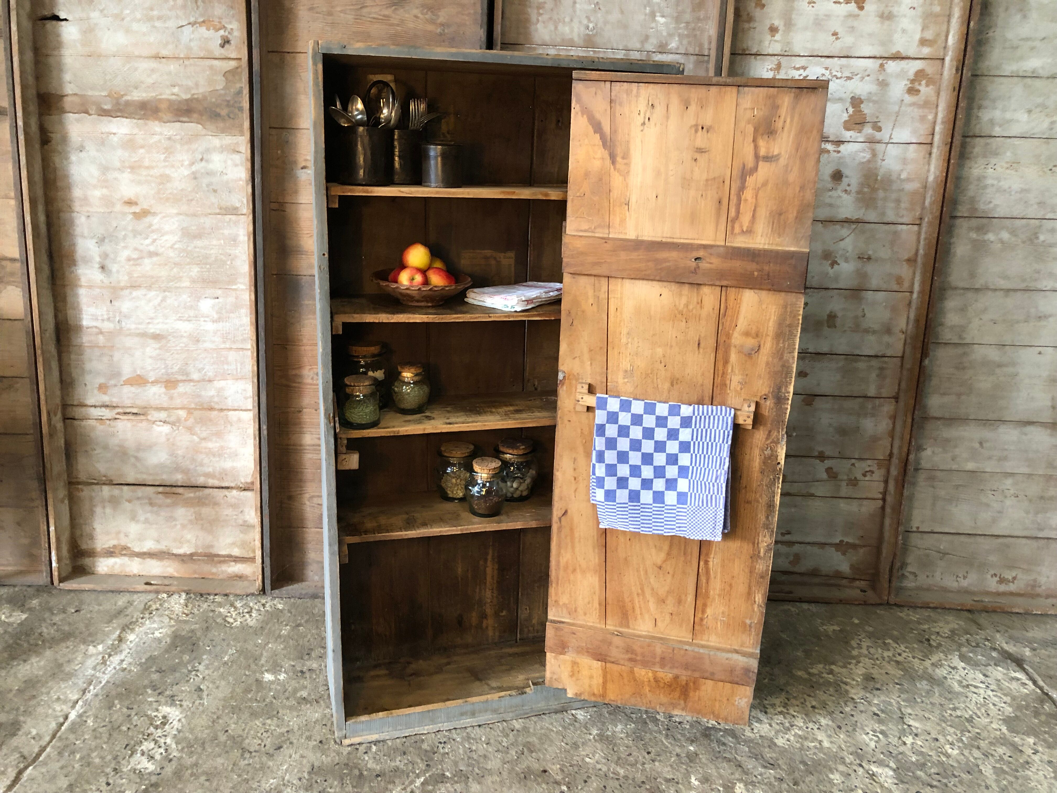 Workshop cabinet