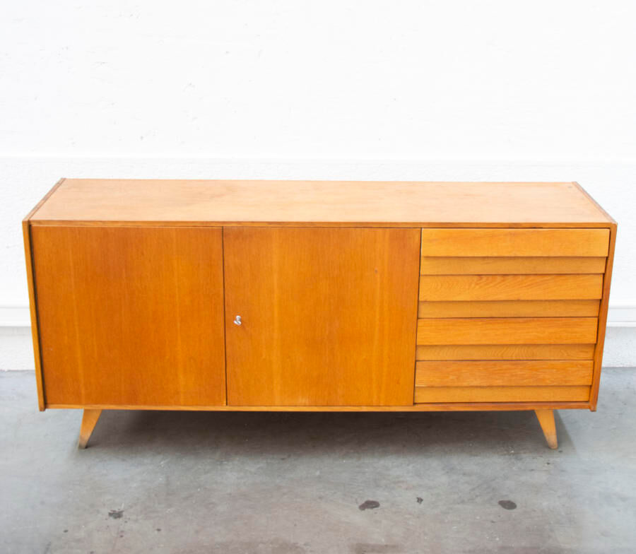 Jiri Jiroutek sideboard