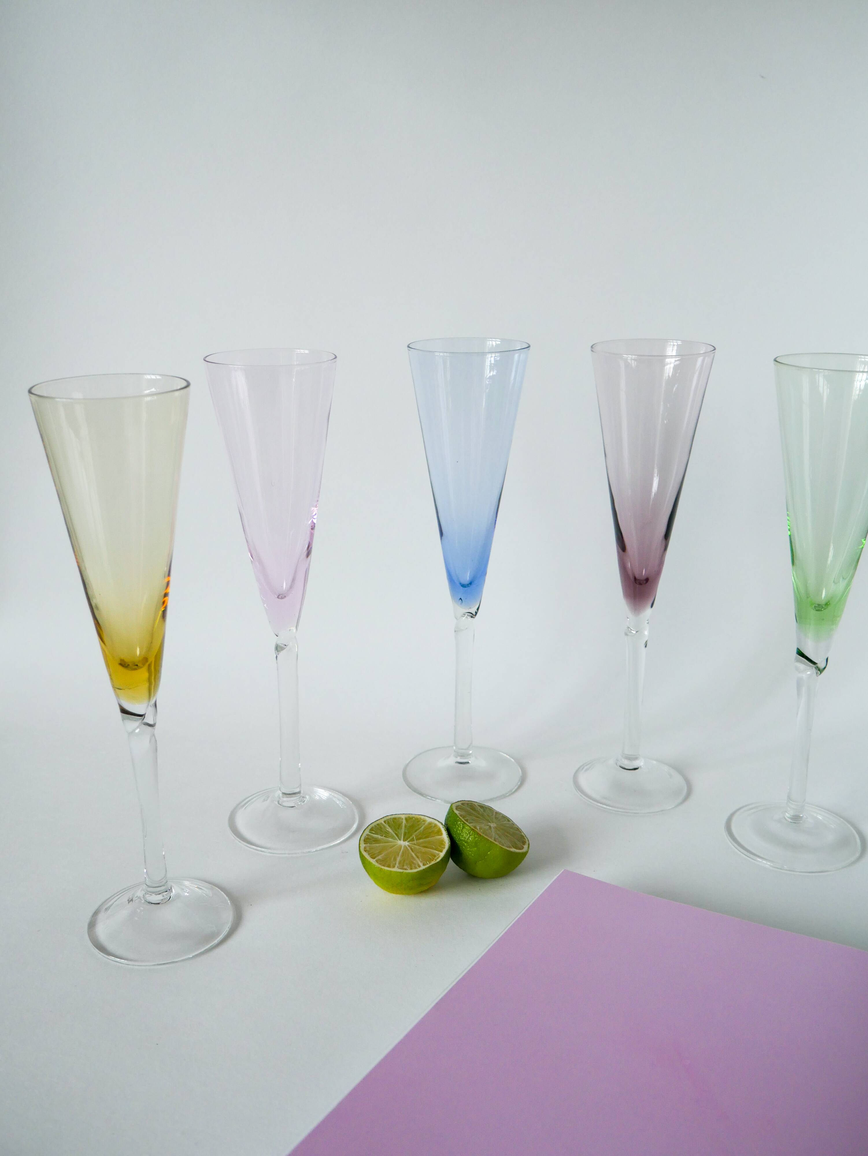 set of 5 colored glass champagne flutes Design 1970