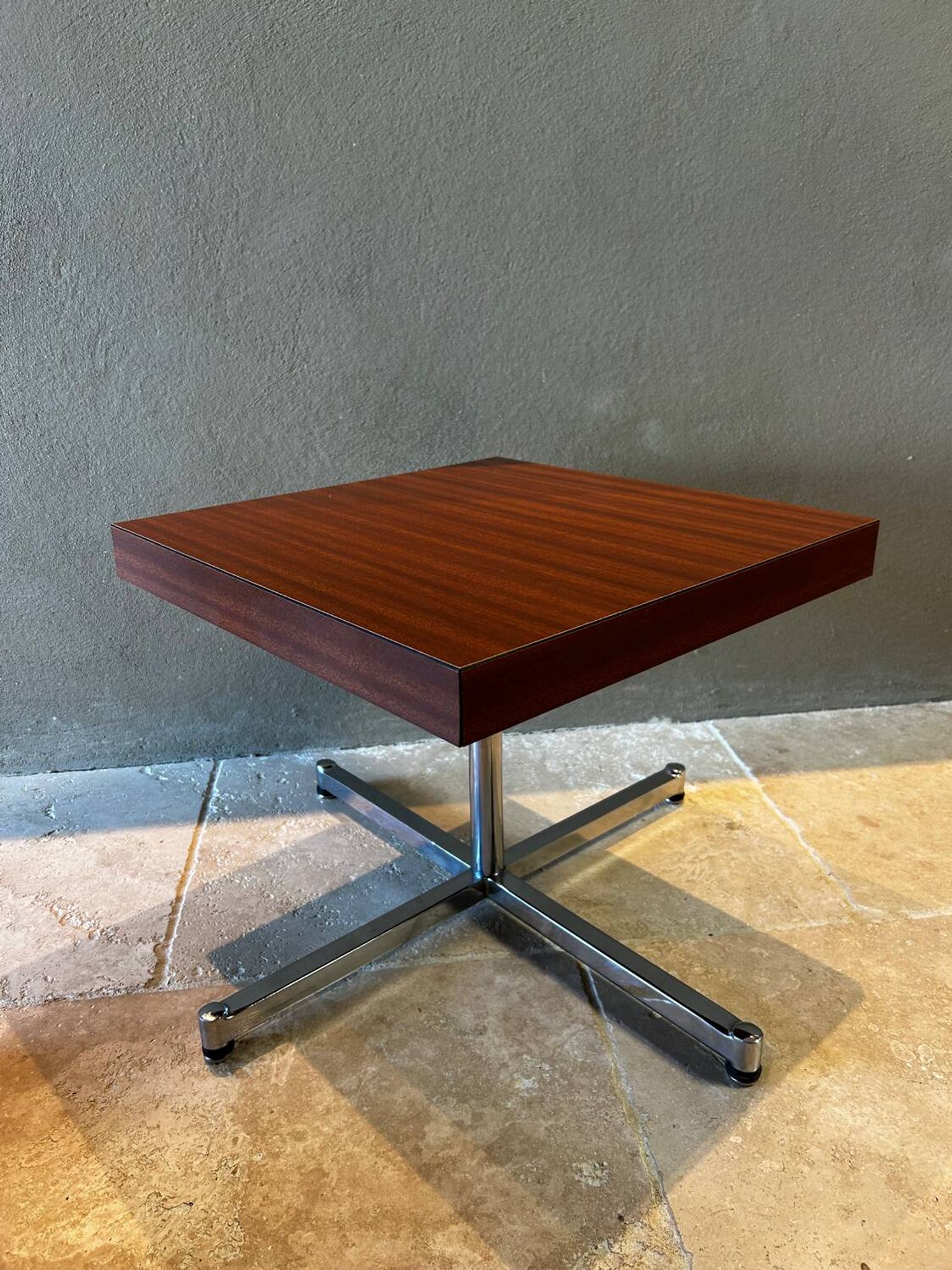 Side table Pierre Guariche