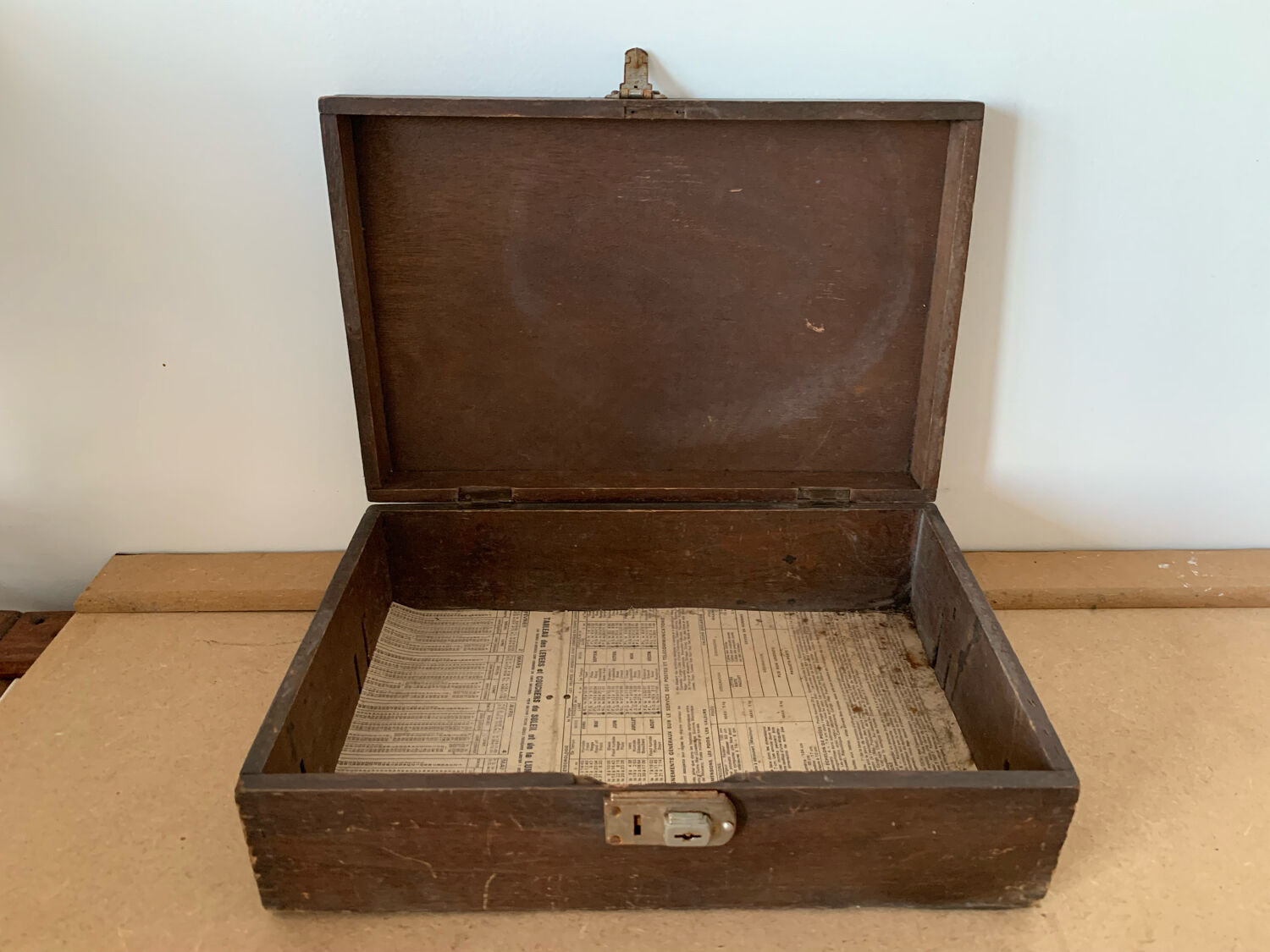 Caisse en bois ancienne