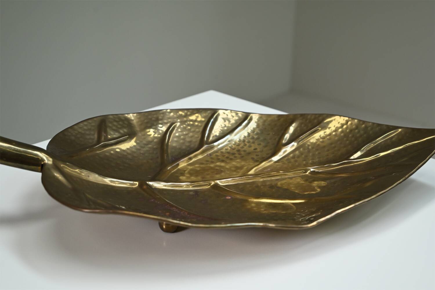 Brass leaf fruit bowl, 1970s Europe.