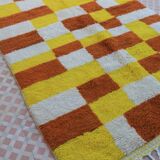 Tapis berbère marocain béni ouarain damiers jaune et marron