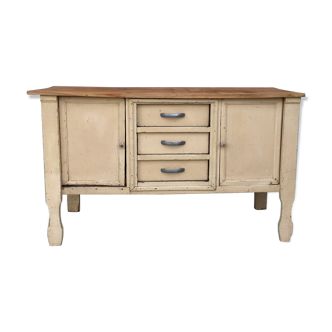 Old buffet