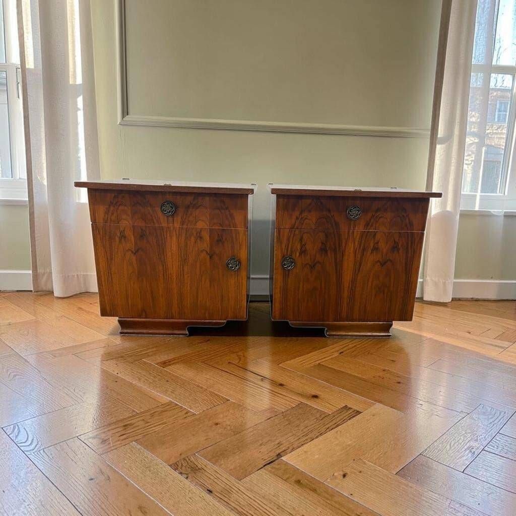 Set of 2 vintage bedside tables / mini cabinets