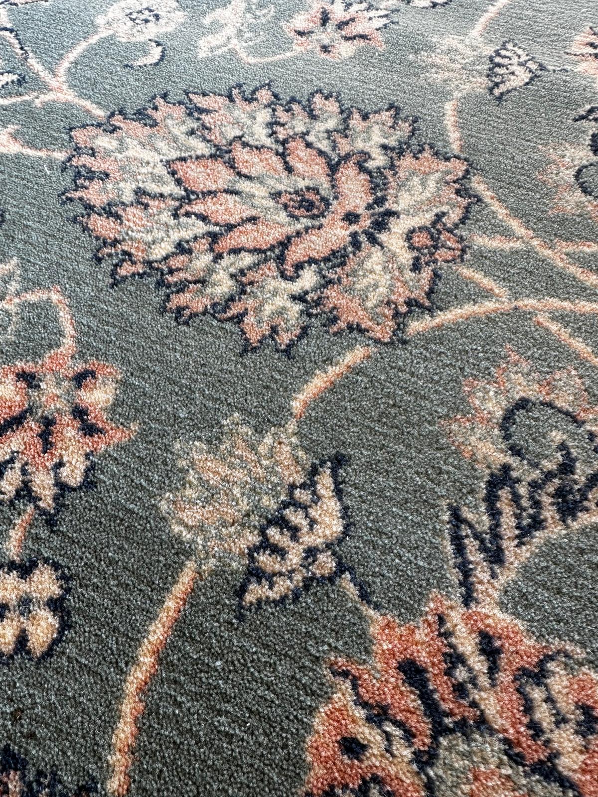 Large round oriental rug 2m