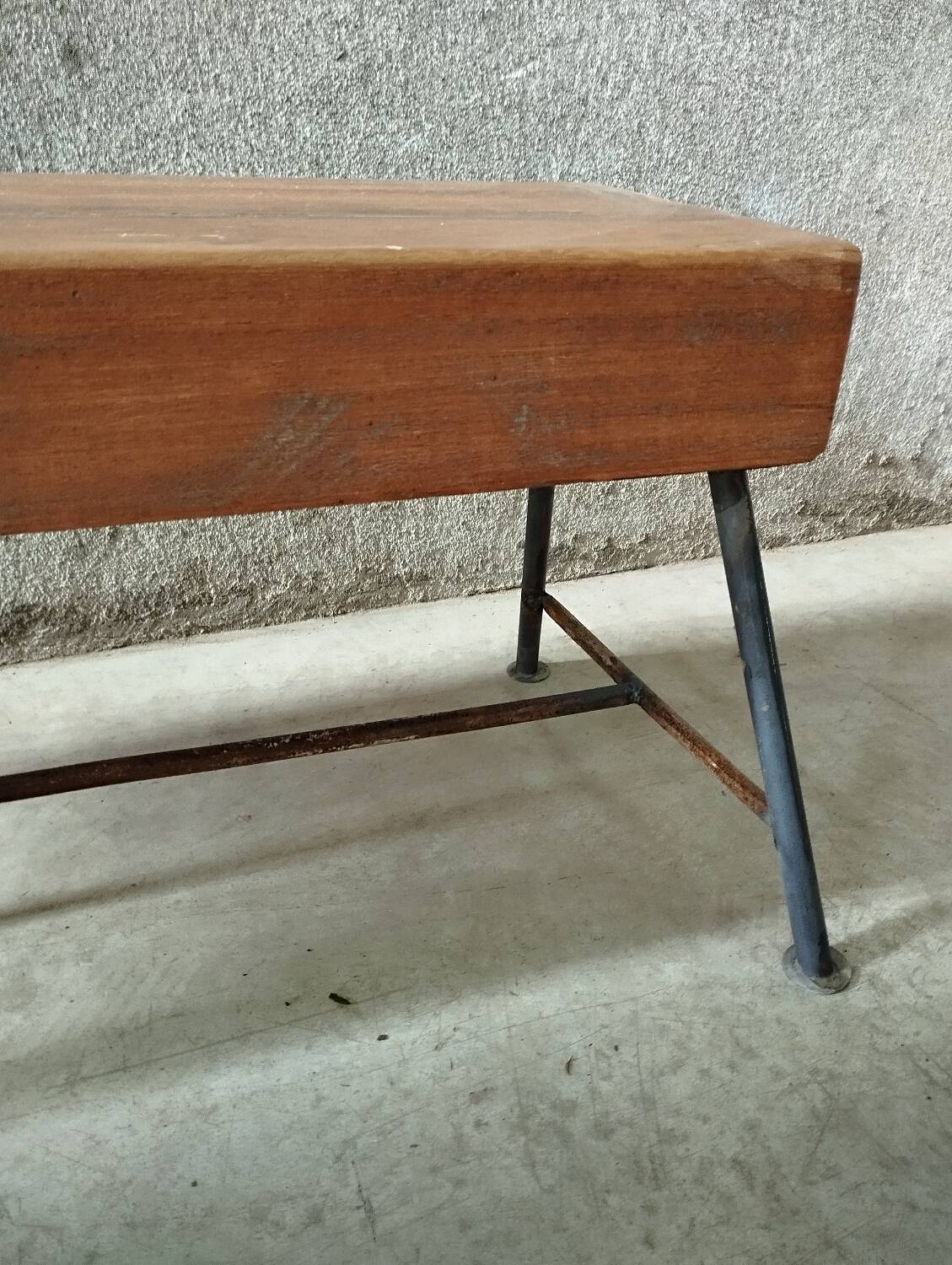 Banc brutaliste