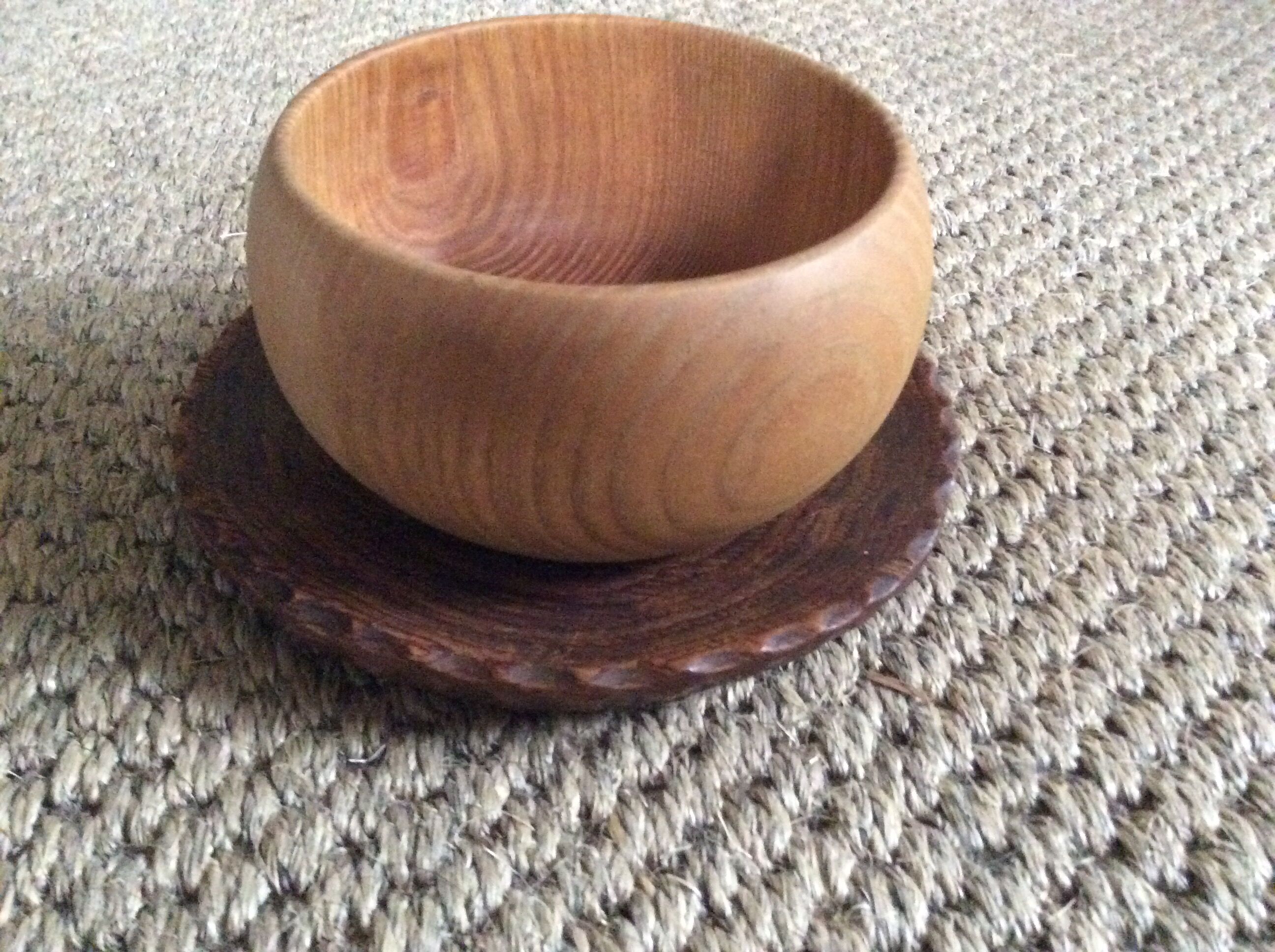 Wooden bowl and plate set