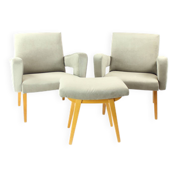 Ensemble de deux fauteuils avec tabouret du milieu du siècle, Tchécoslovaquie, années 1960