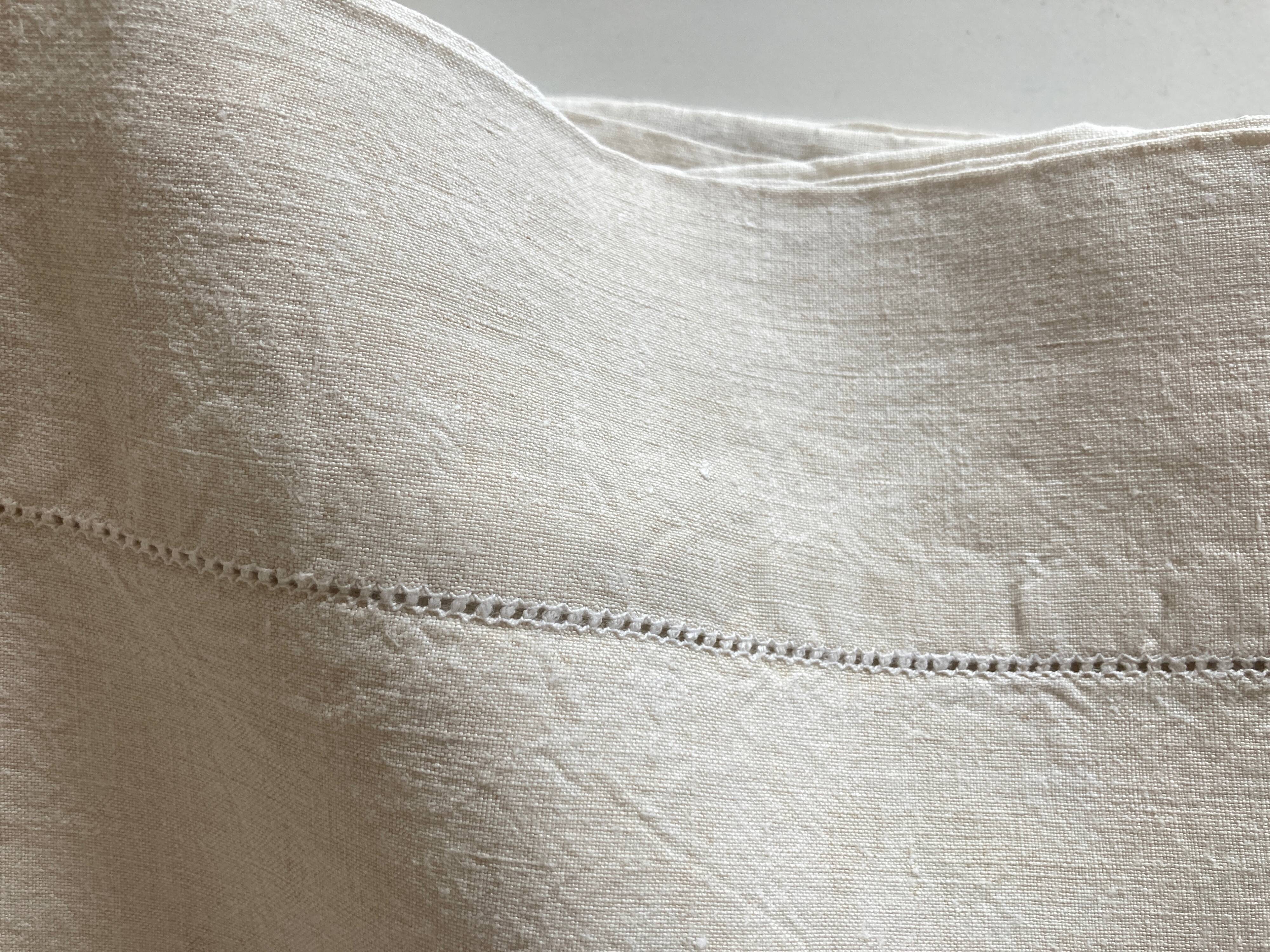 Reserve sheet in un embroidered raw linen yarn