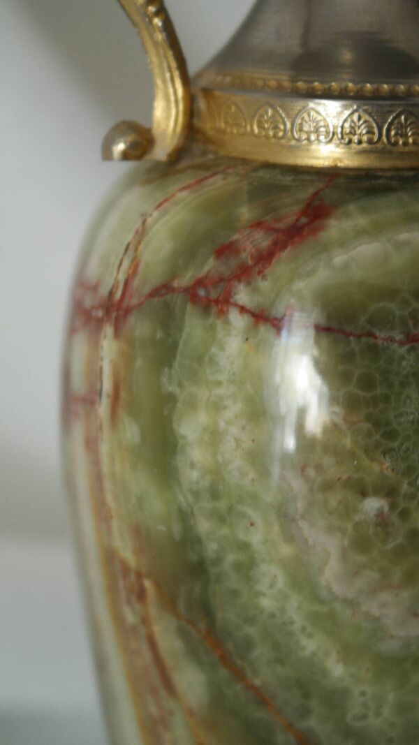Amphore en onyx et etain vintage