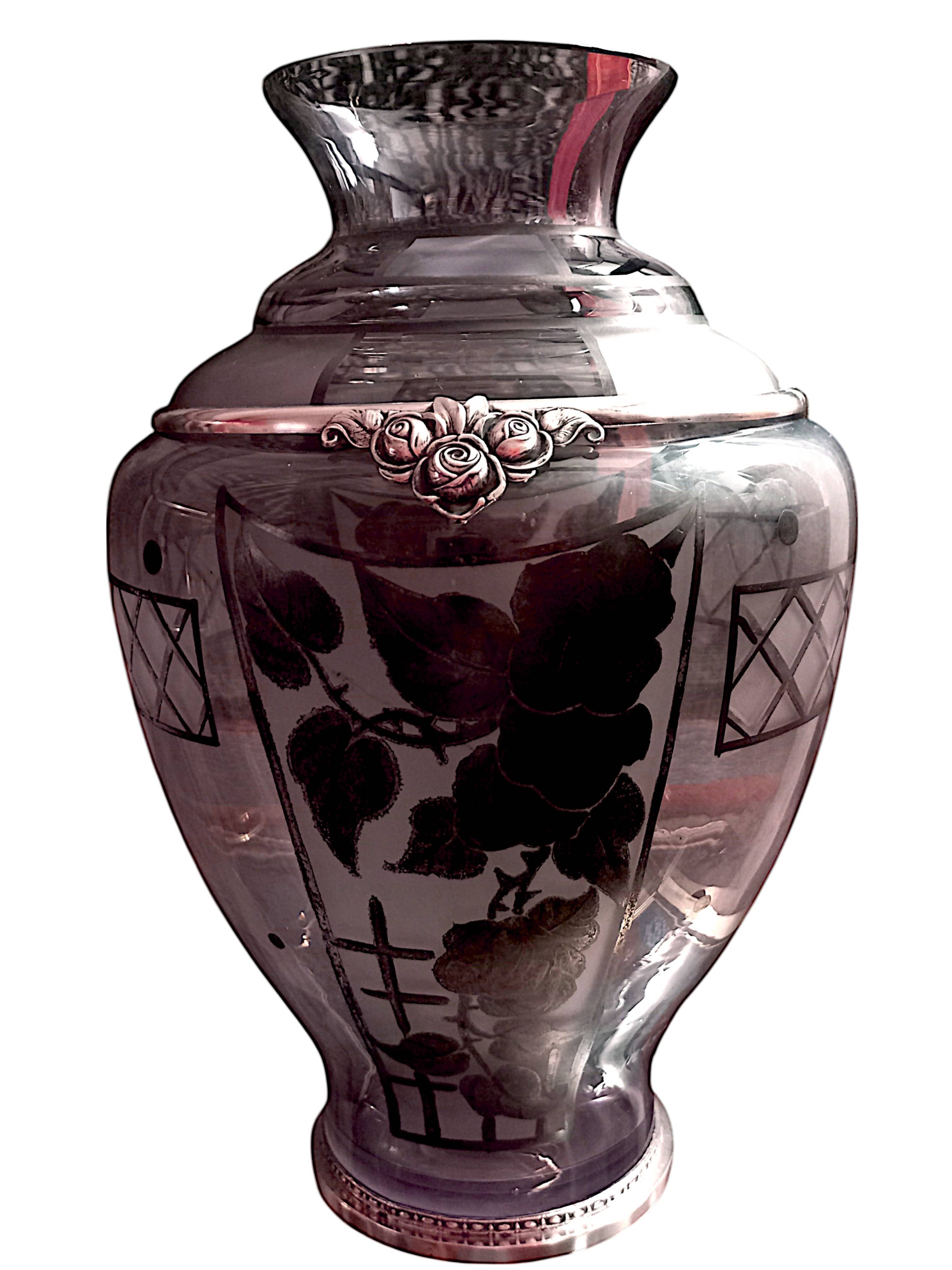 Art Deco vase in glass and silver metal