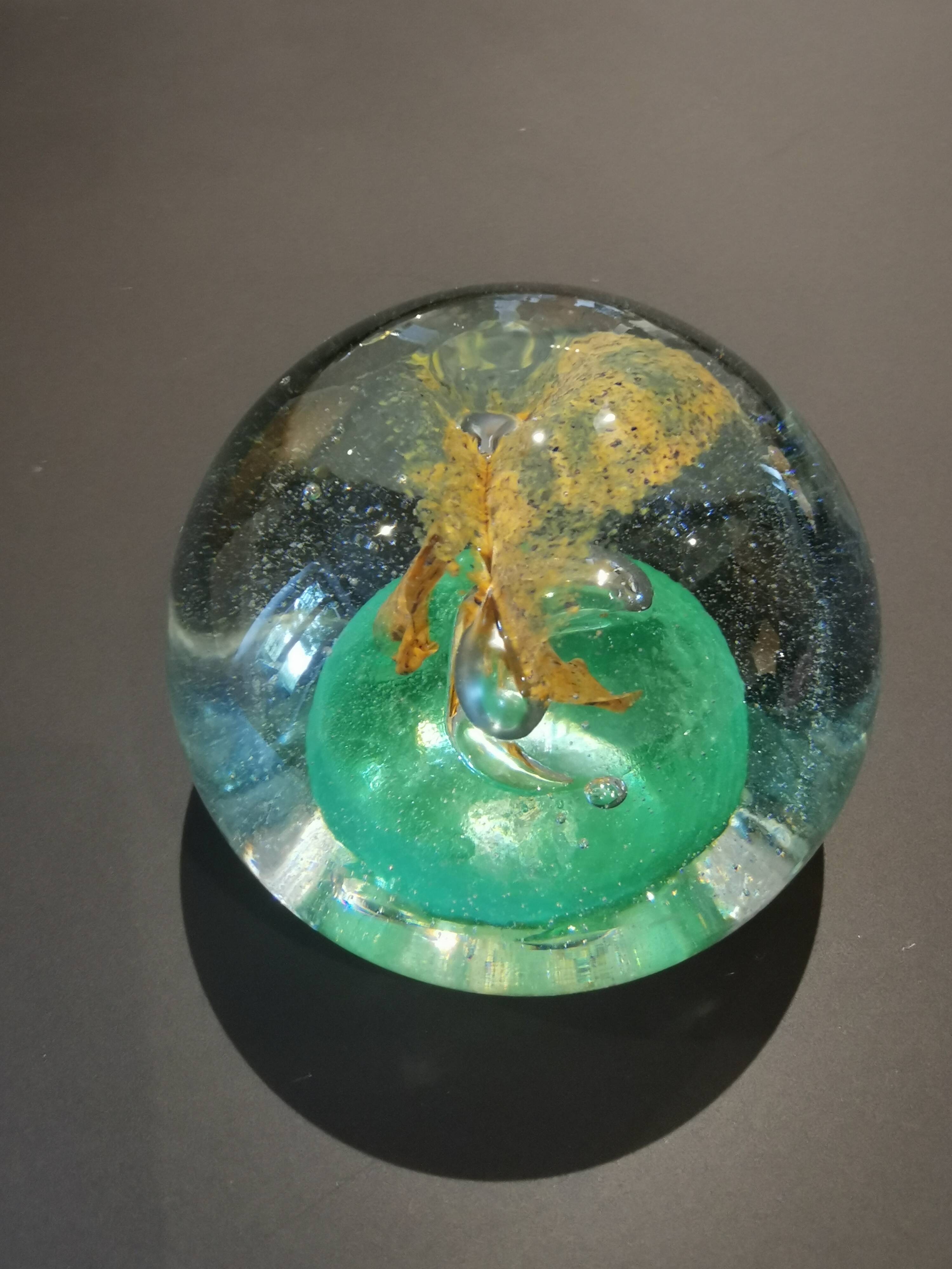 Sulfur or paperweight