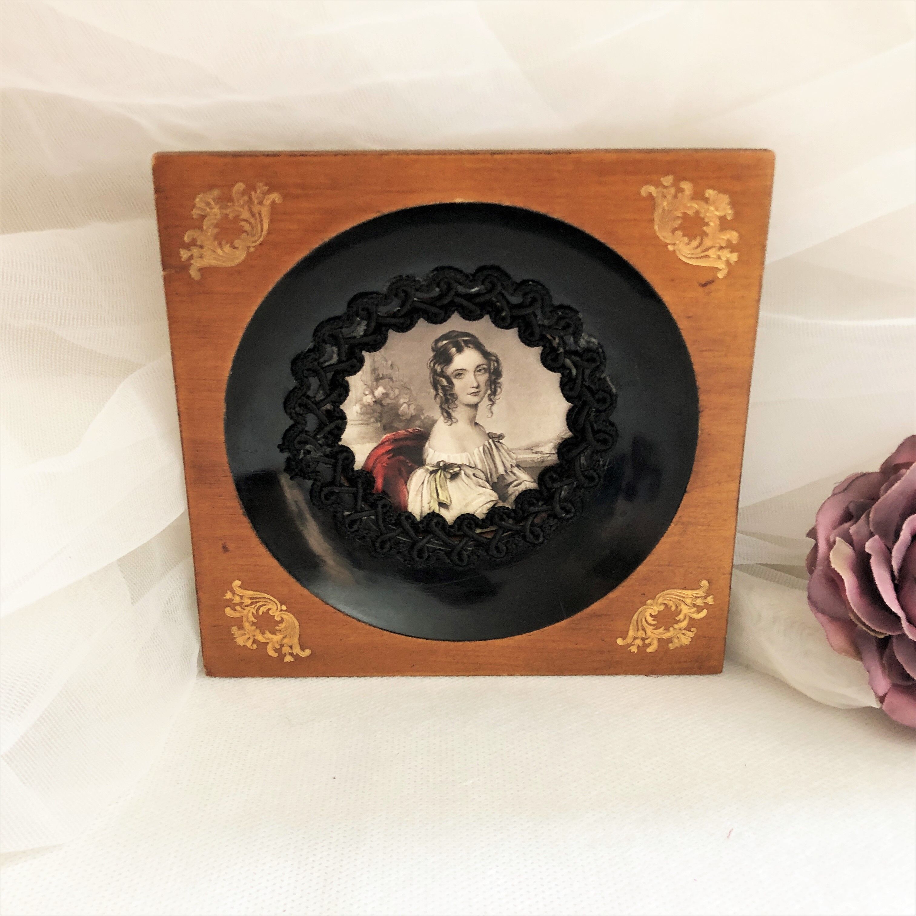 Wall frame portrait woman Empire style