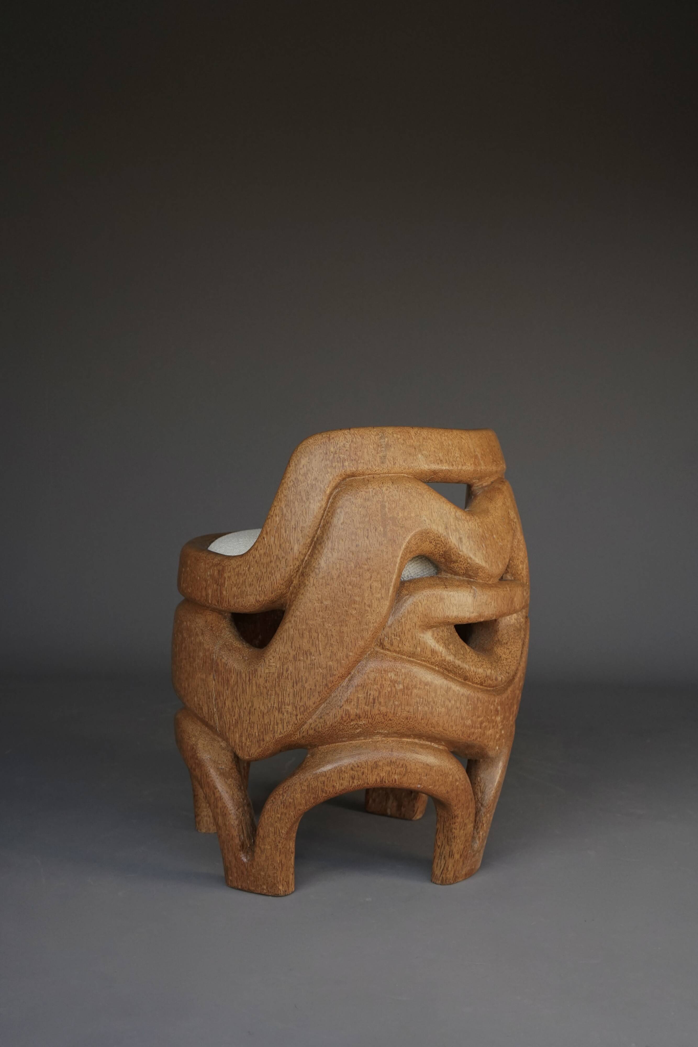 Chaise d'appoint en bois de palmier sculptée et fabriquée à la main, années 1970