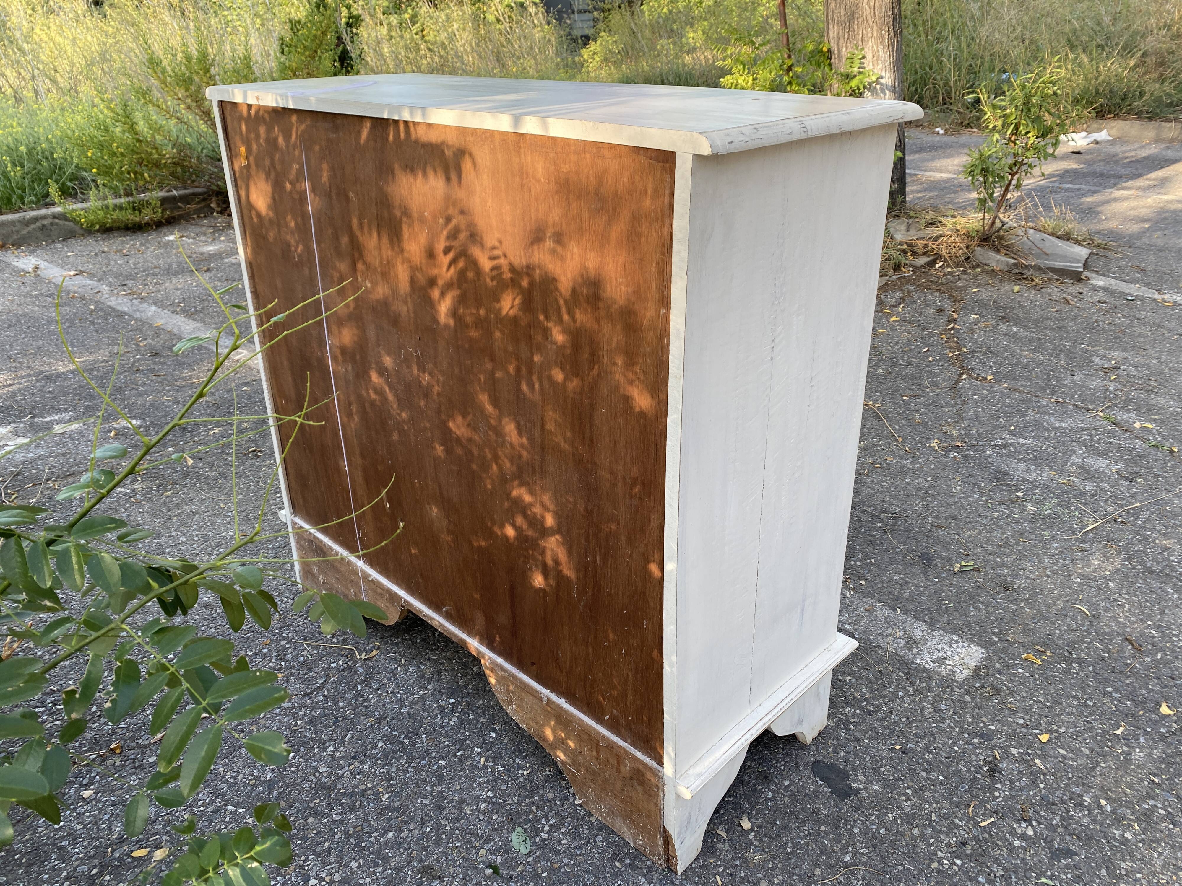 Commode en pin patiné blanc multi tiroirs