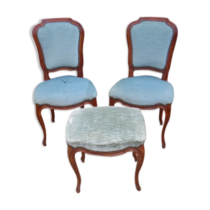 Chaises et tabouret