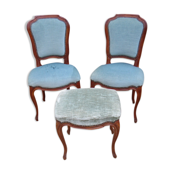Chaises et tabouret