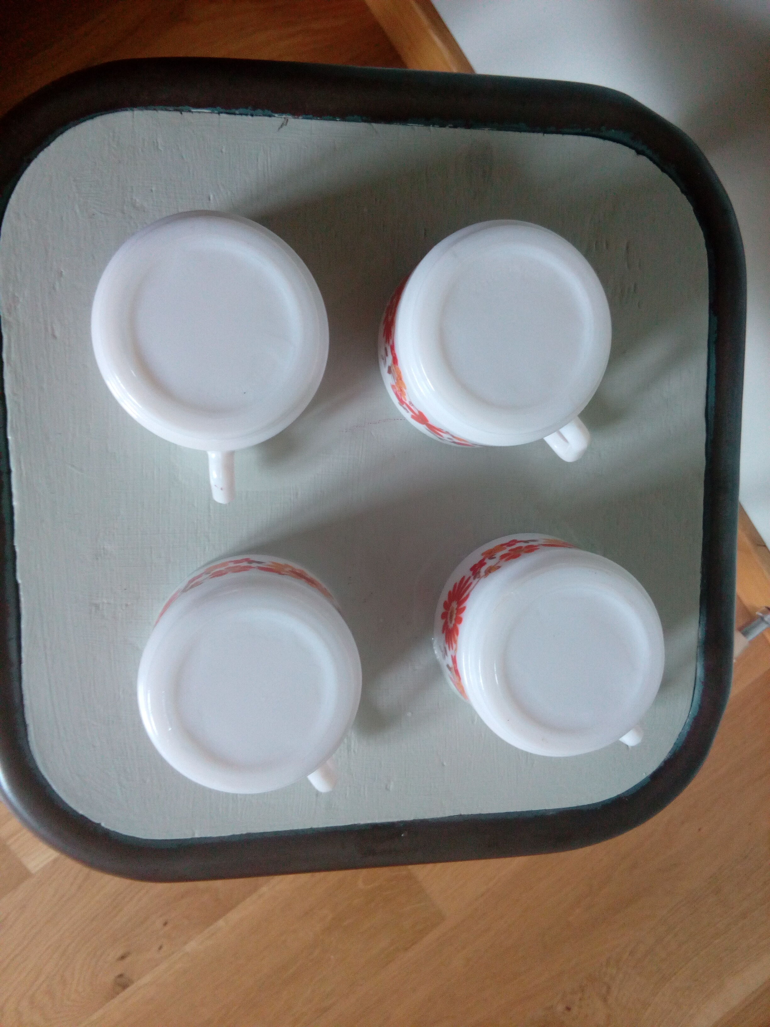 Arcopal cups flower patterns 70s