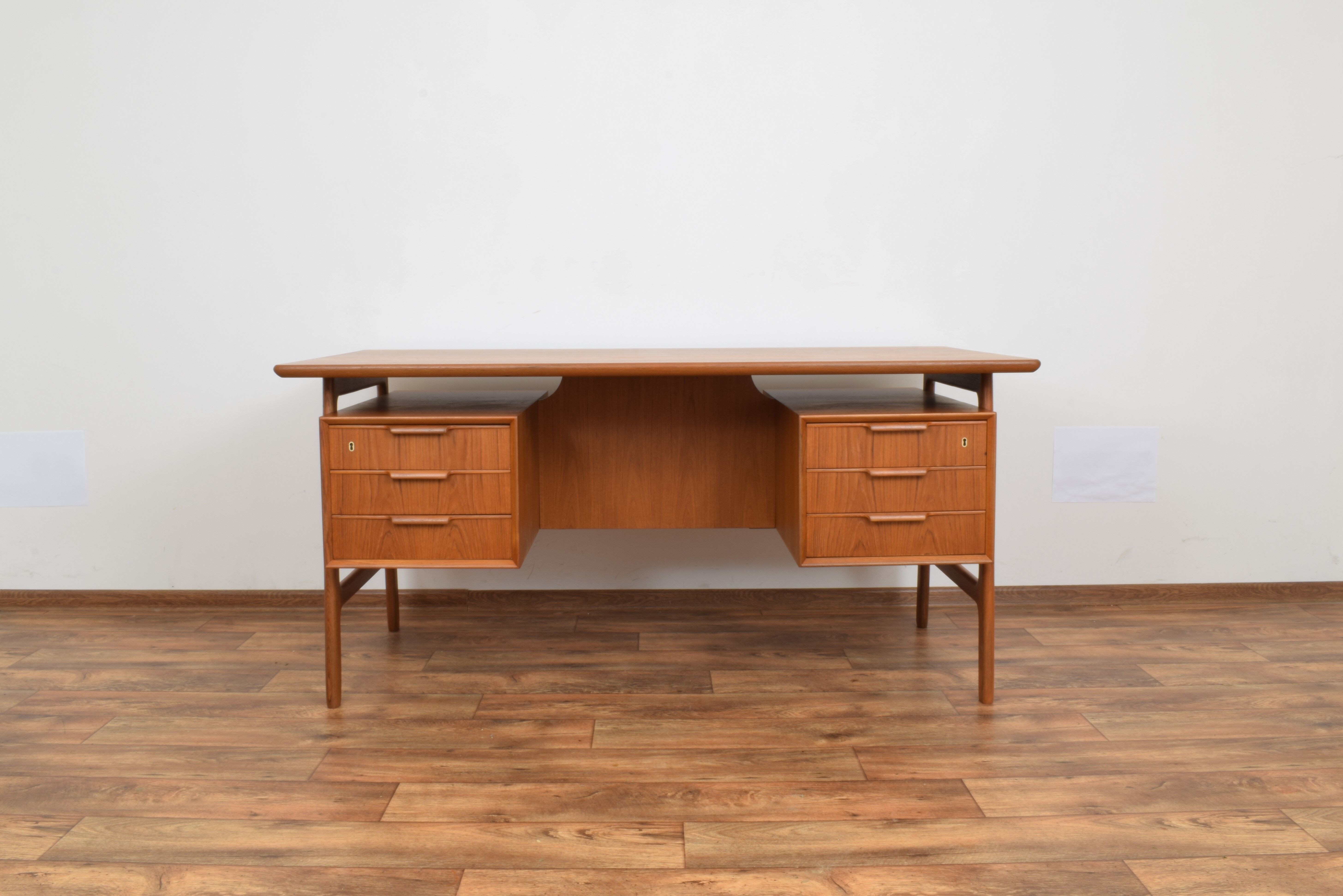 Mid-century danish teak desk model 75 form Omann Jun, 1950s