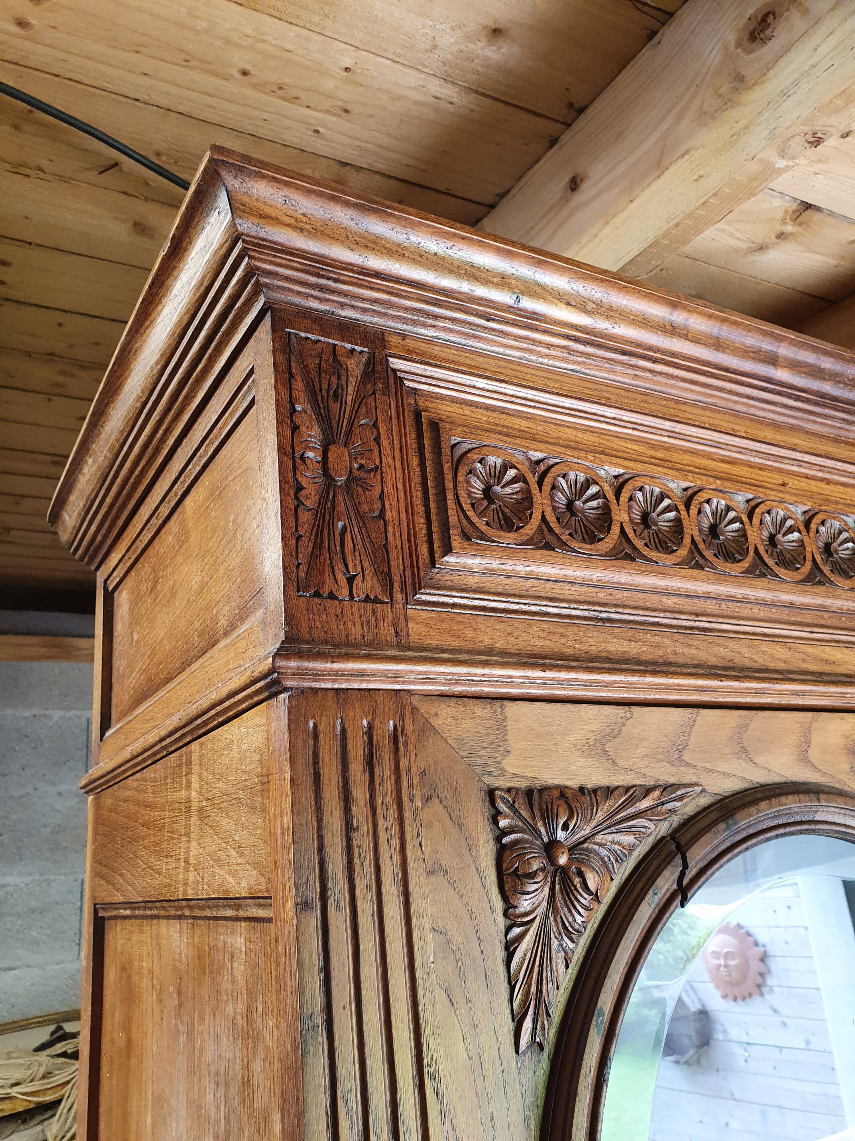 Glass cabinet