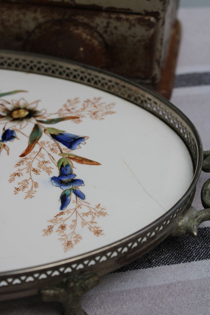 Oval ceramic top