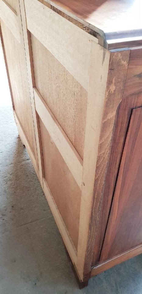 Armoire asymétrique vintage
