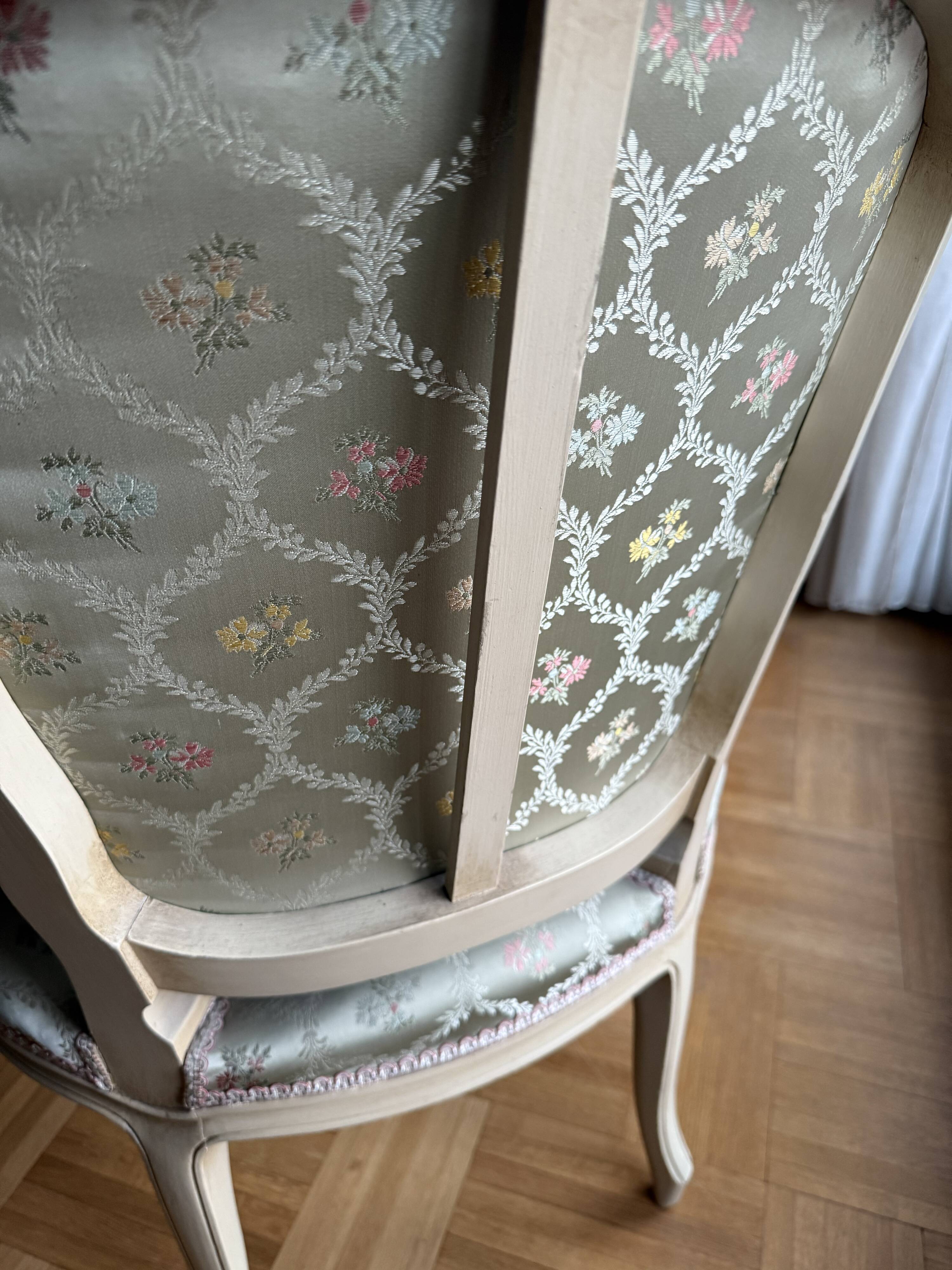 4 cabriolet chairs in Louis XV style – patinated painted wood – floral fabric