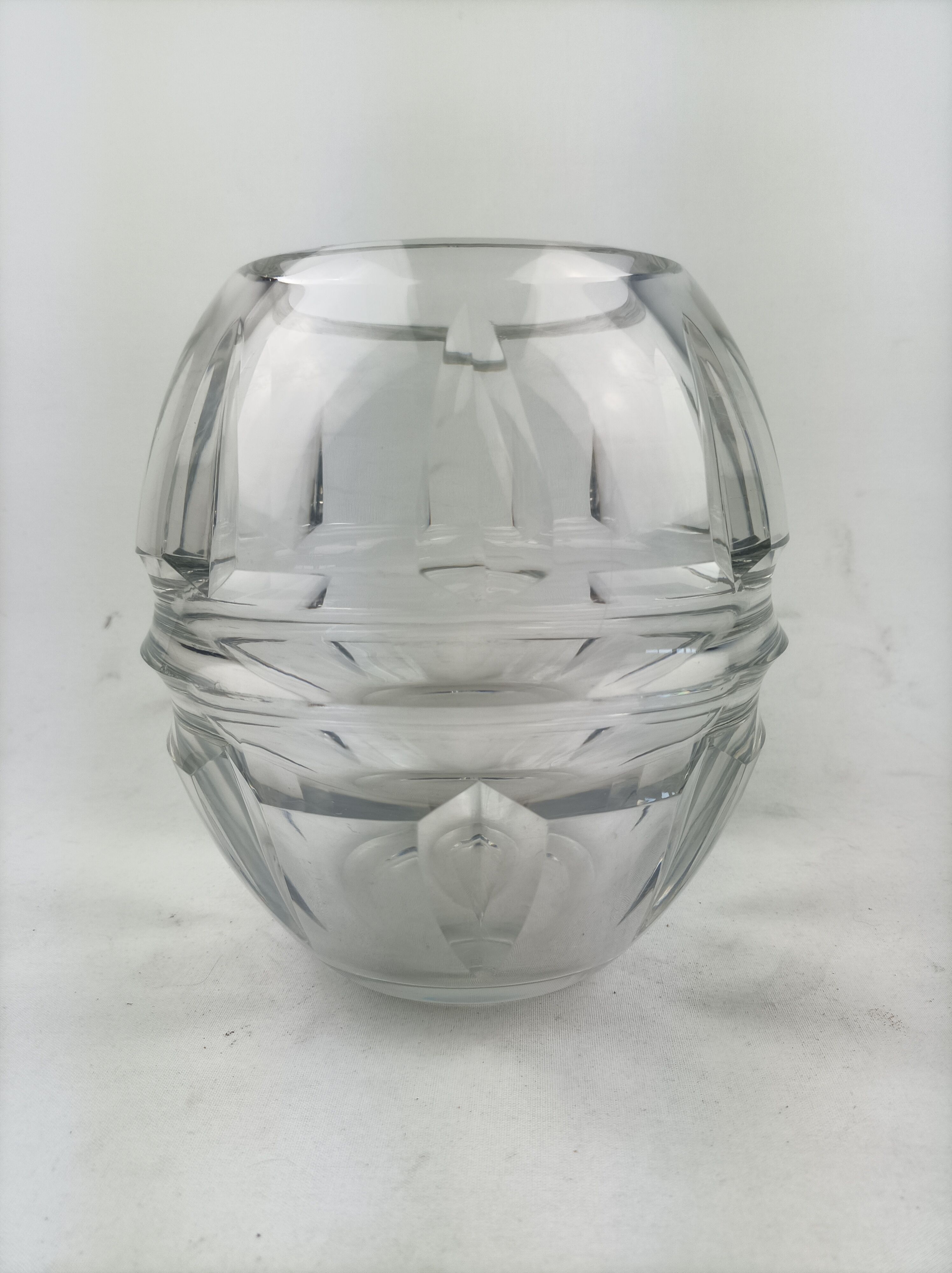 Baccarat vase ball art-deco