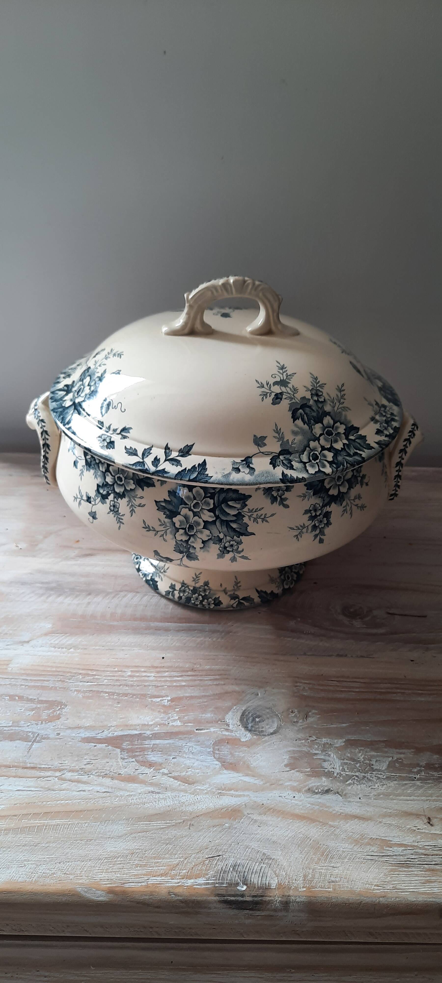 Tureen Ter de Ferre Marie Louise