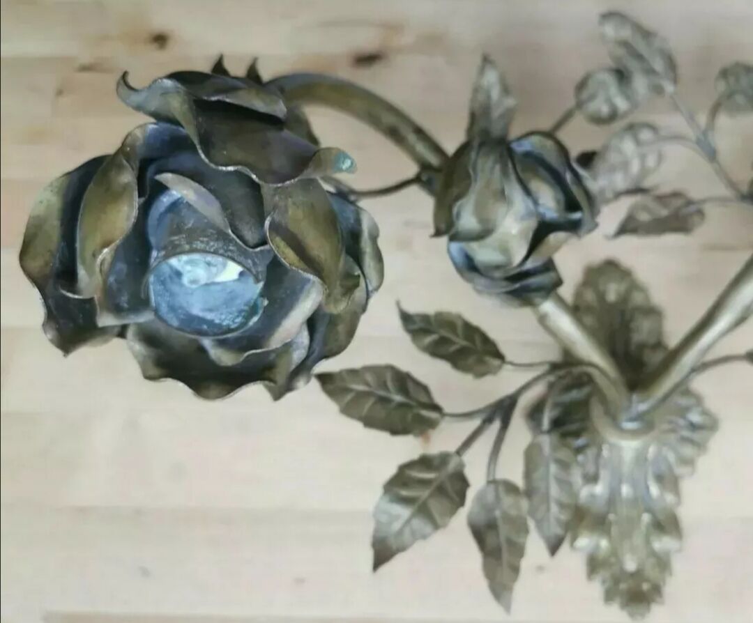 Brass wall sconce golden leaves and roses
