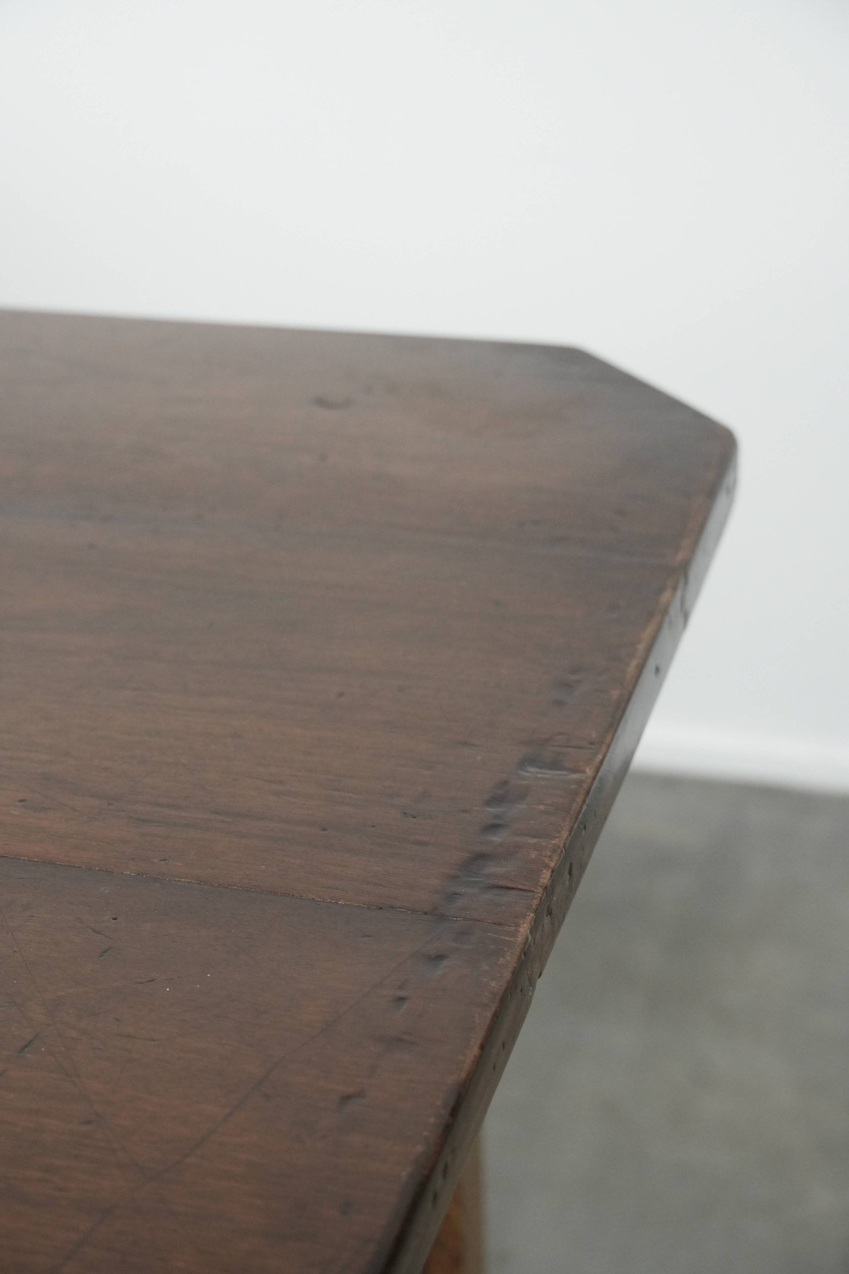Antique French dining table for 4 to 6 people from the late 18th century