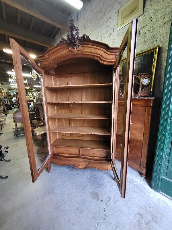 Bookcase Louis XV rocaille 2 walnut doors