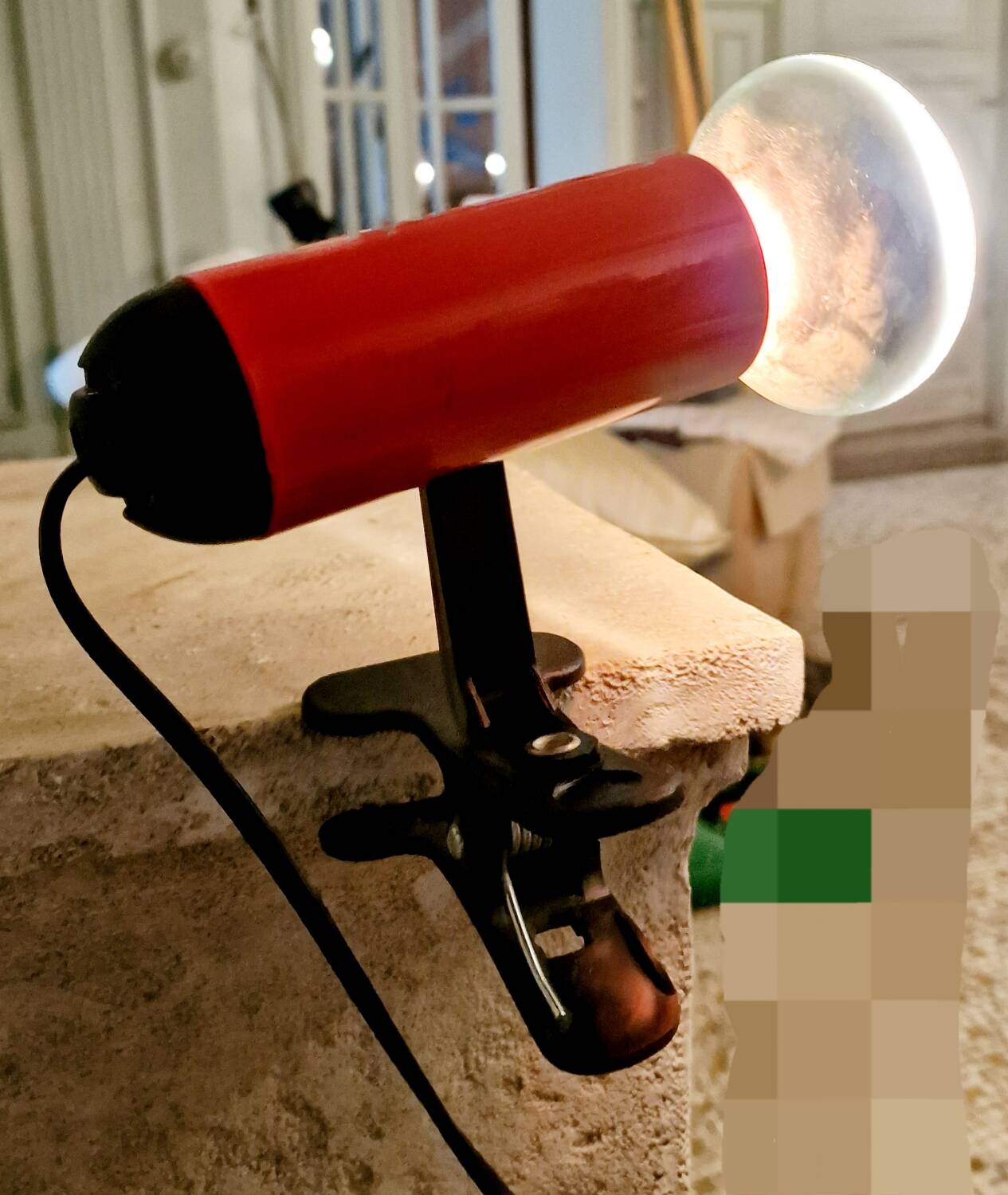 Vintage red clip spot