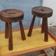 Paire de tabourets de ferme traite rustiques campagnards