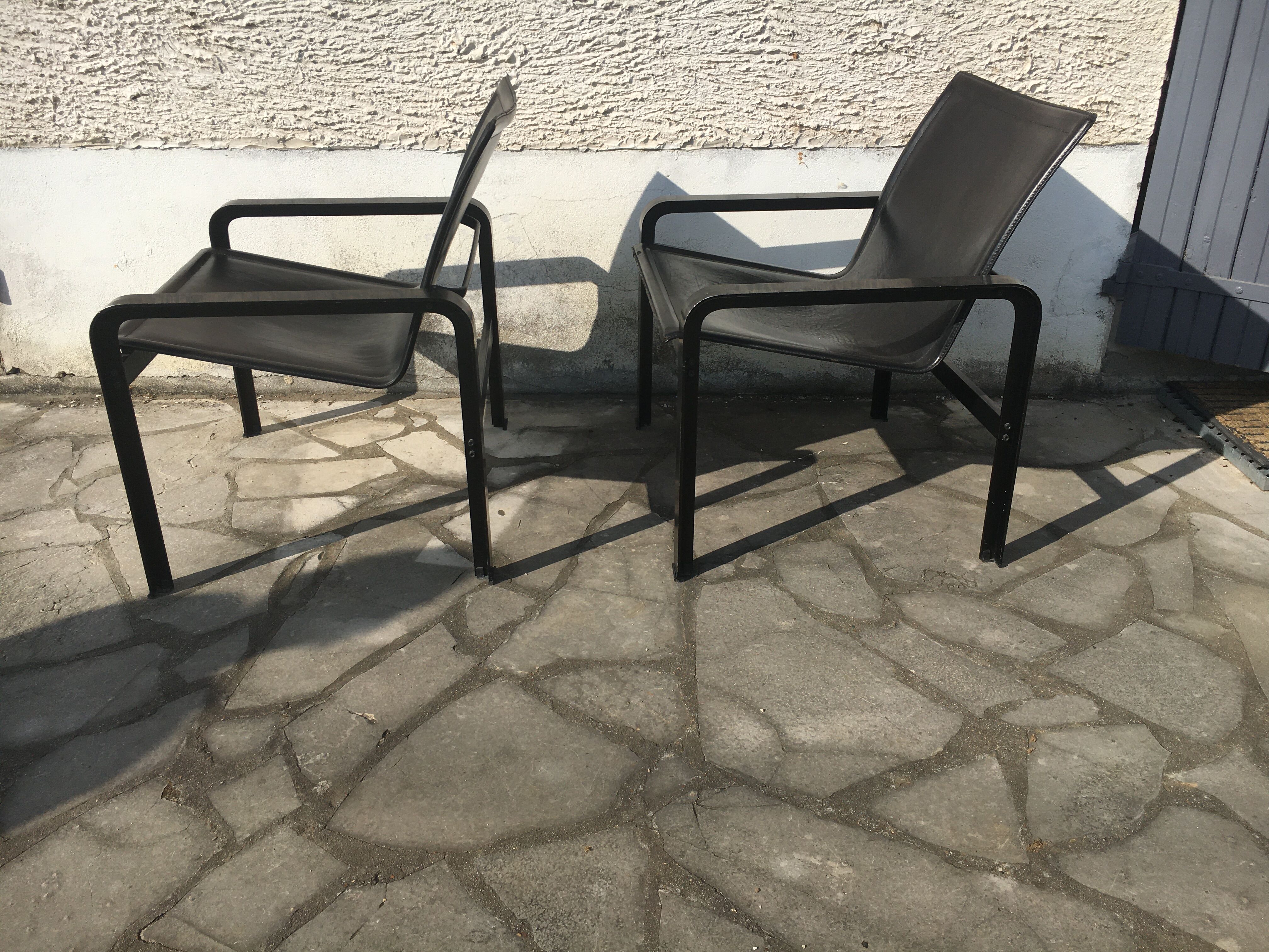 Pair of leather and metal chairs 70s