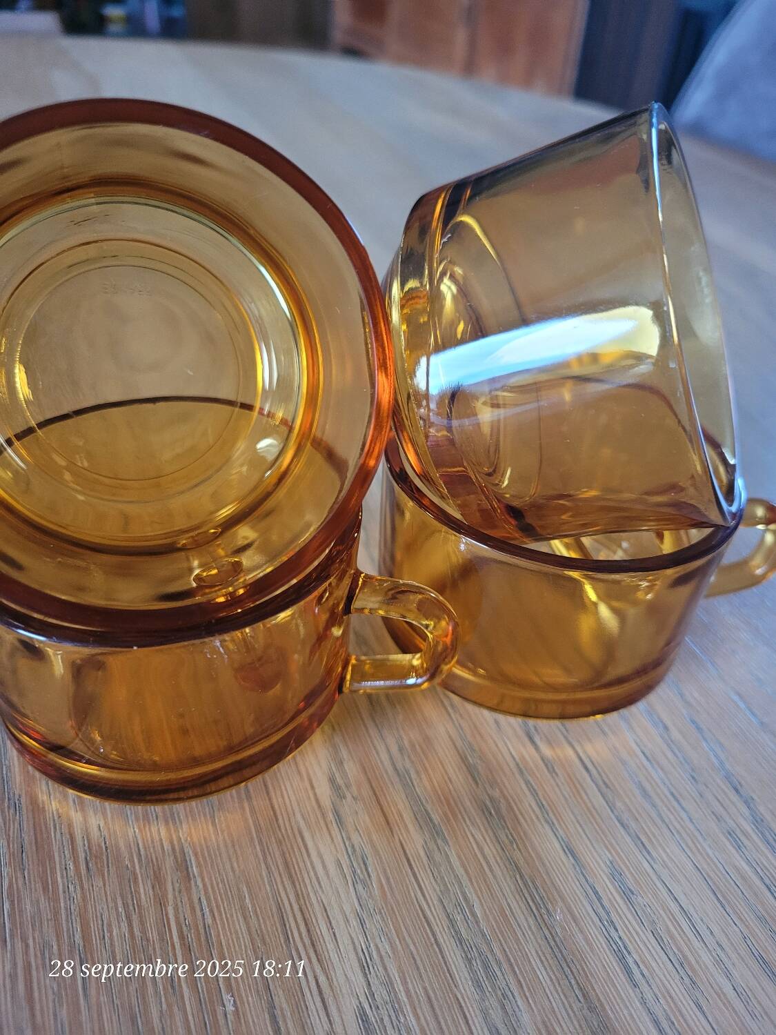 4 amber glass coffee cups