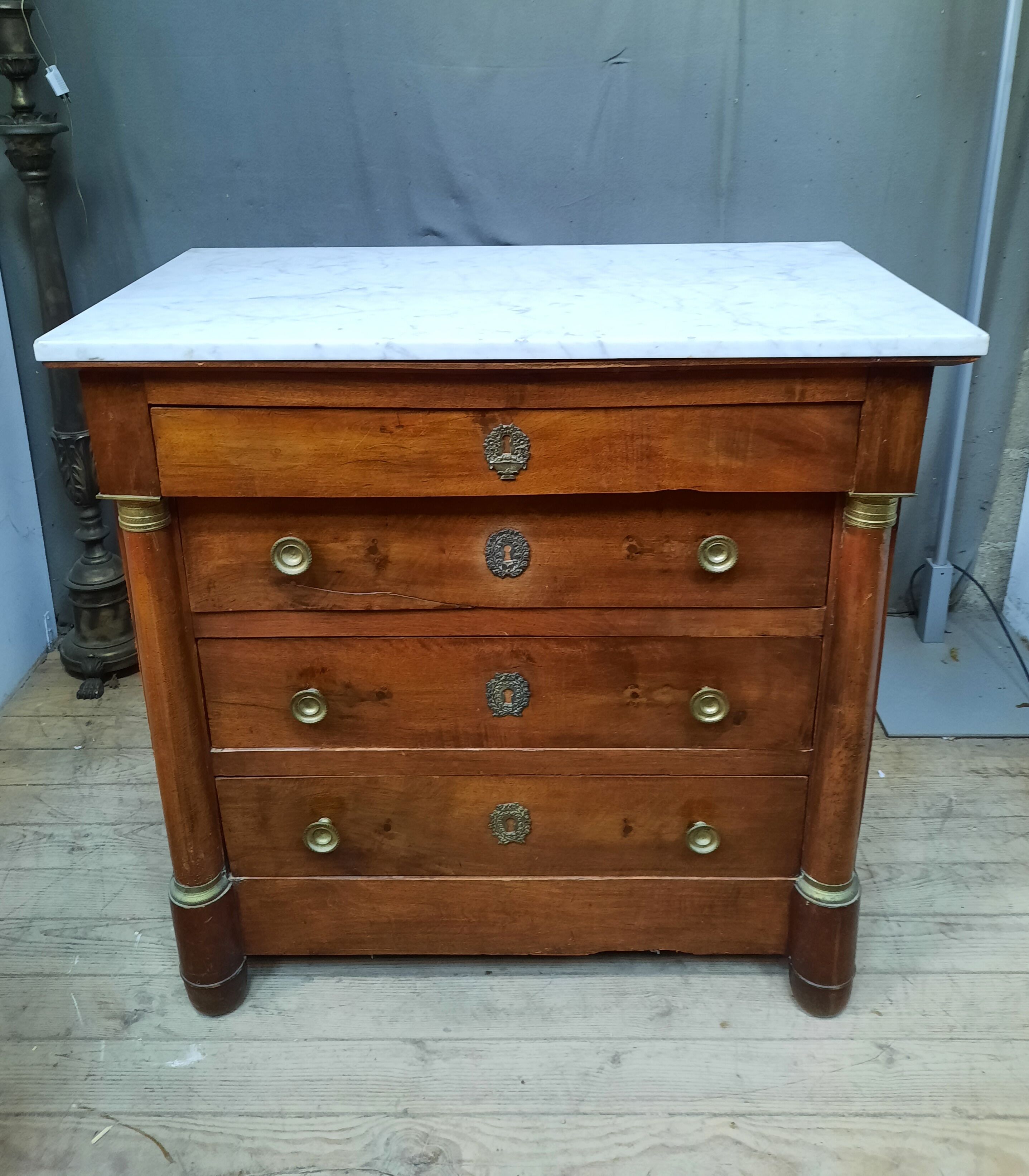 Commode empire à demi colonne