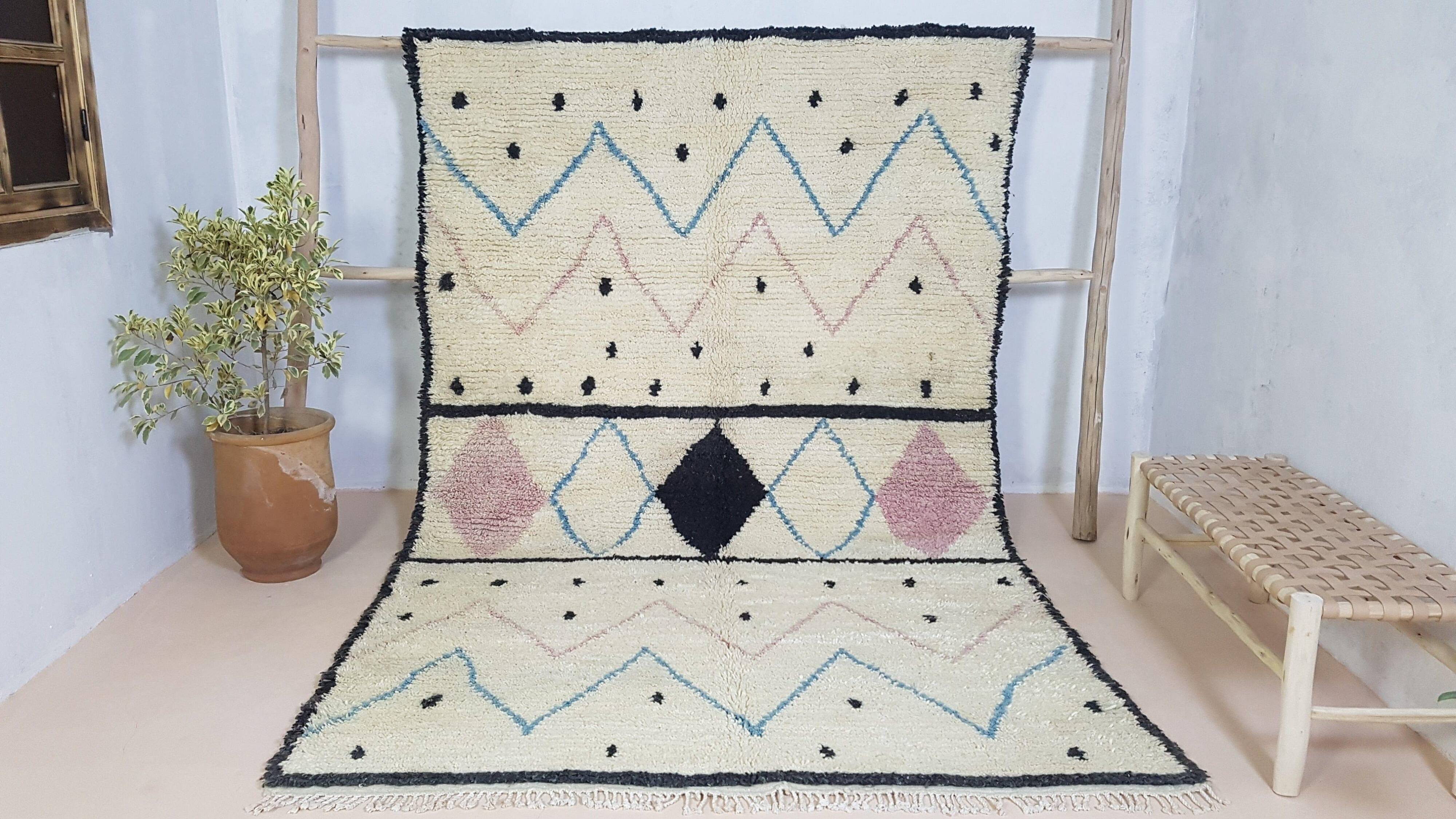 Large Azilal rug, 295 x 190 cm