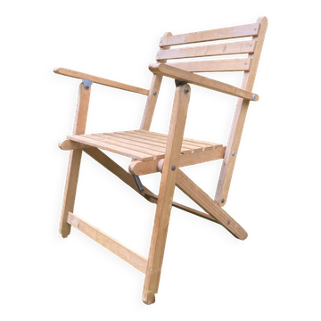 Folding wooden slatted garden chair