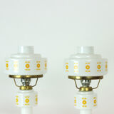 Set de 2 lampes de table en verre opalin, Tchécoslovaquie