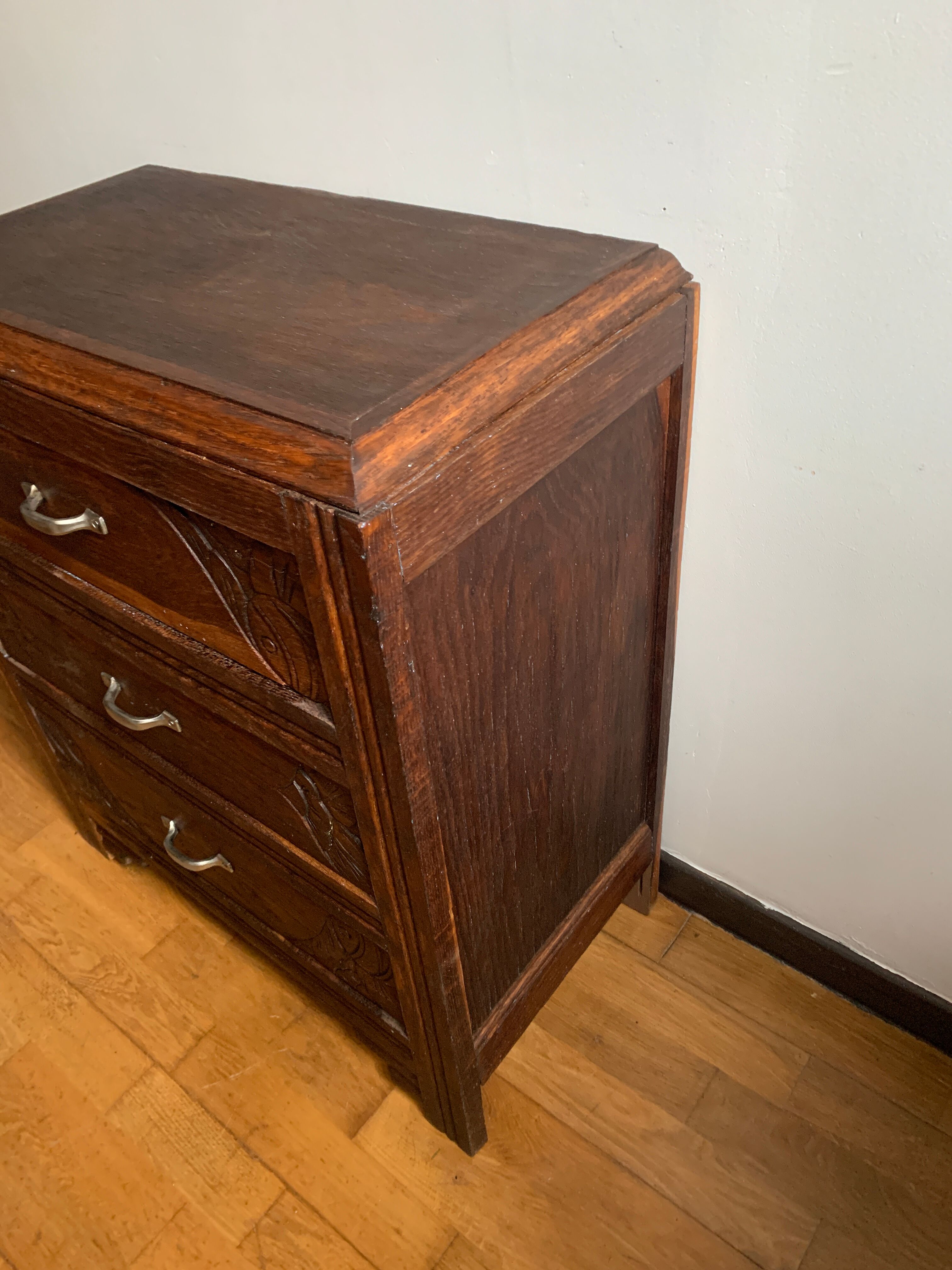 Art Deco chest of drawers