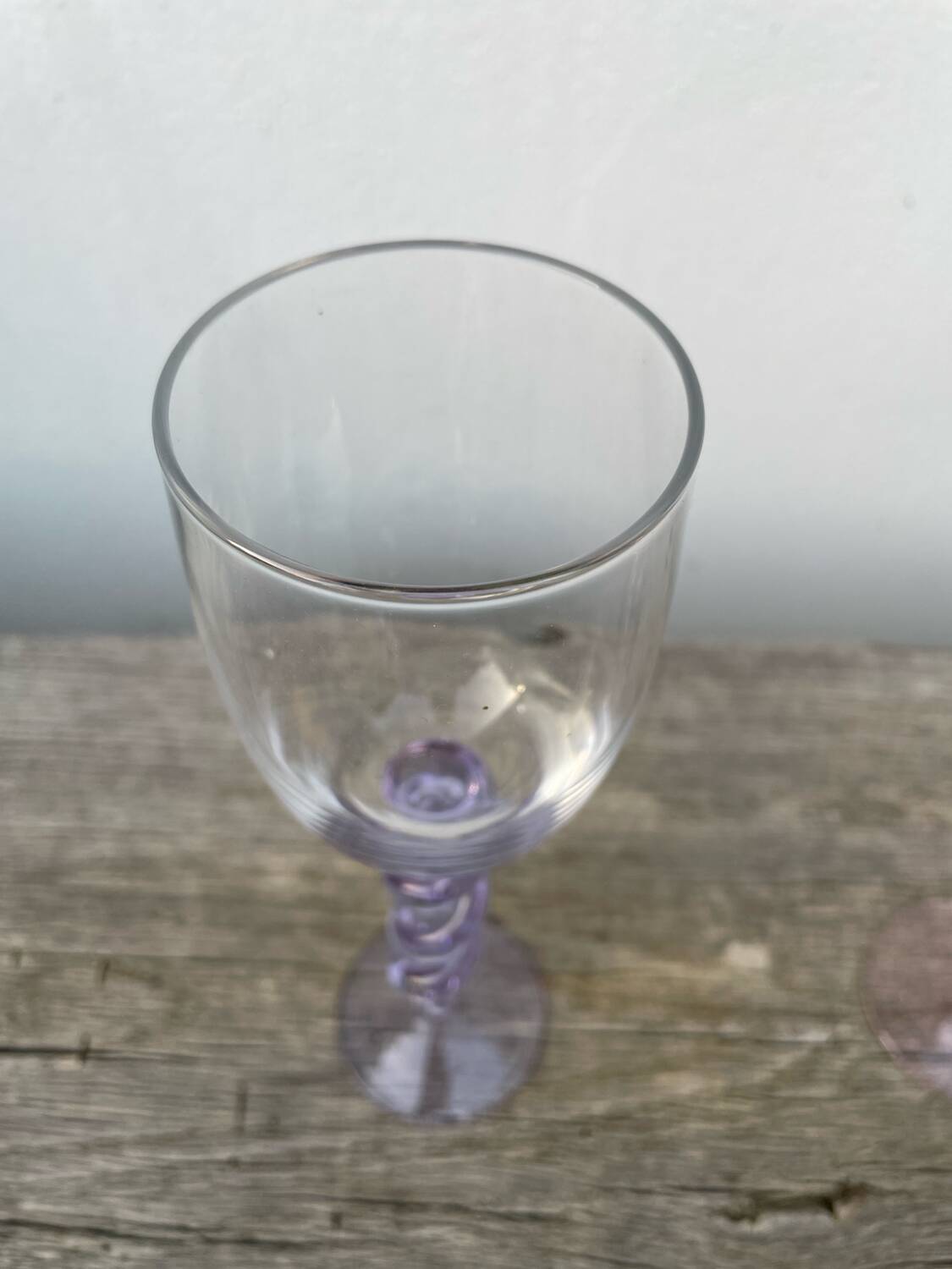 4 large, multicoloured, twisted champagne flutes