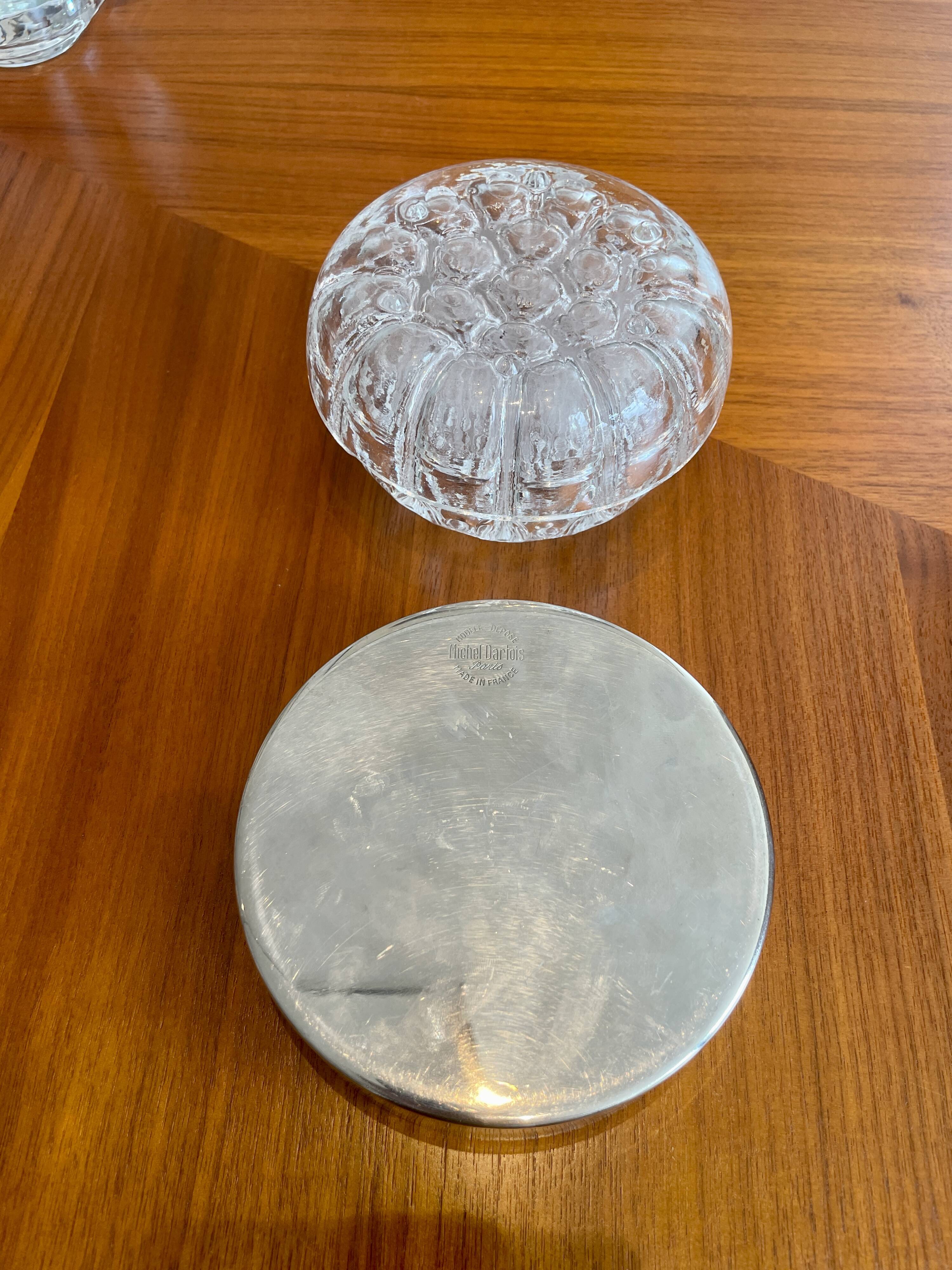 Pique fleurs en verre et aluminium