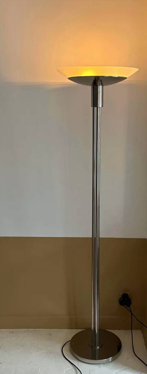 Lampadaire vintage moderniste « modèle 44 » Perzel métal chromé et verre sablé