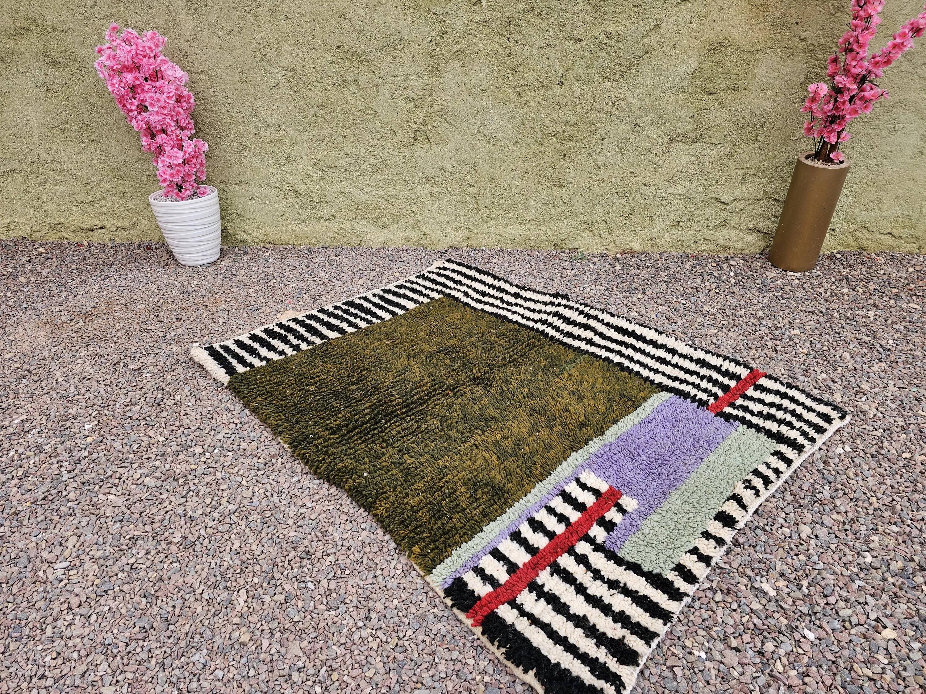 Unique Moroccan rug made of natural wool, 2.5x1.5 m.