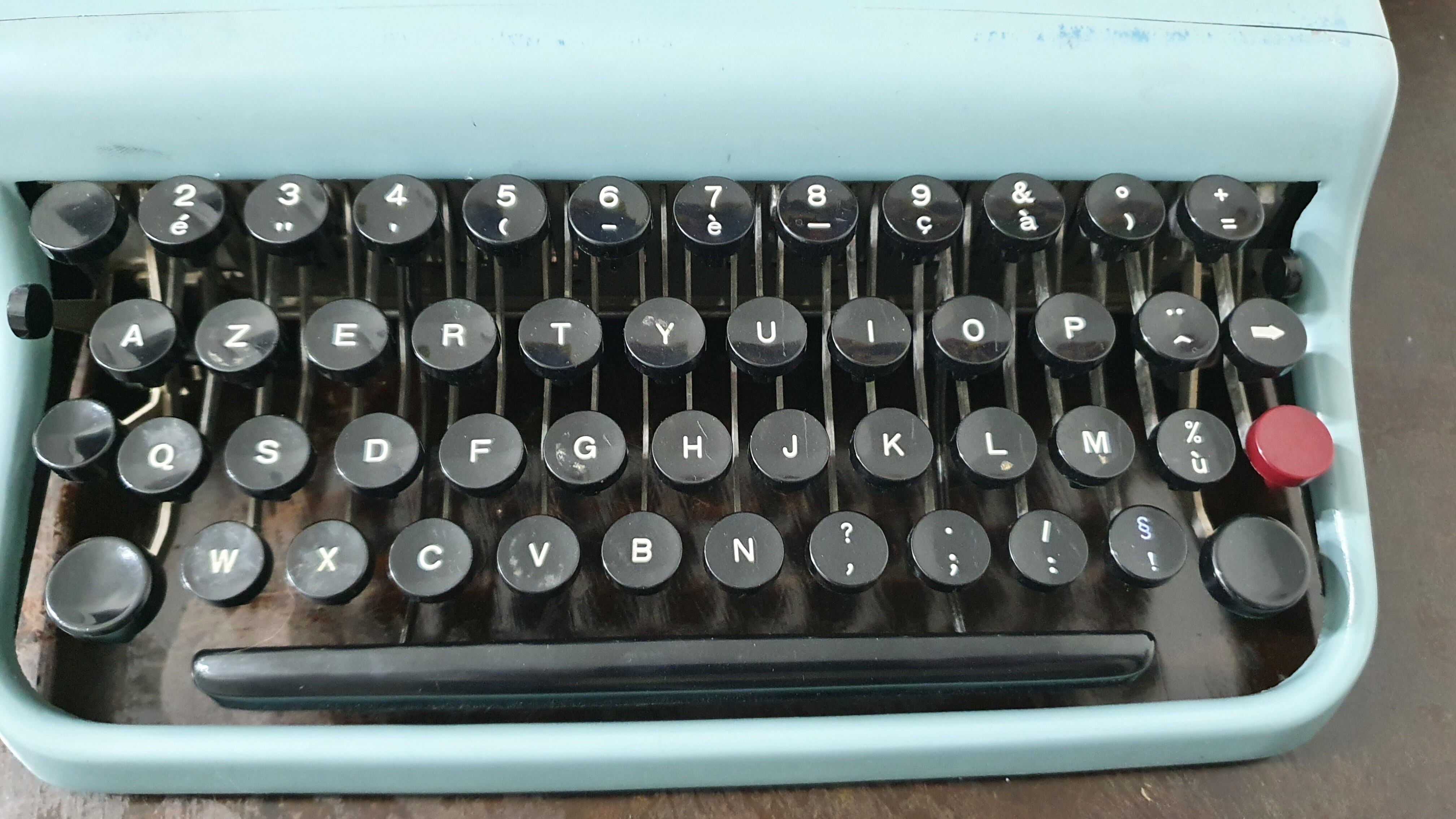 Lettera 22 Olivetti design Marcello Nizzoli 50s