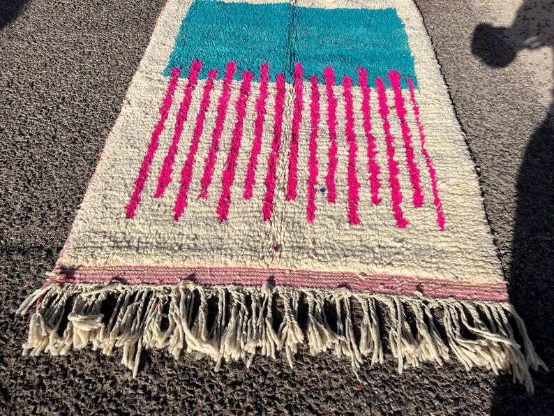 Traditional handmade Berber rug size 150 x 250 cm