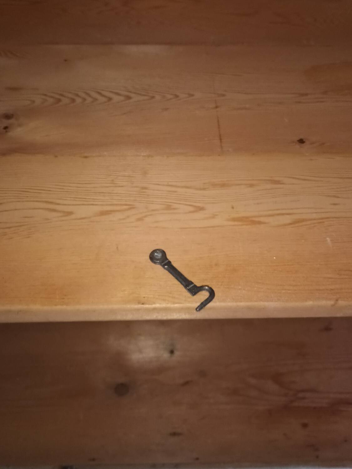 Haut buffet Parisien ancien patiné